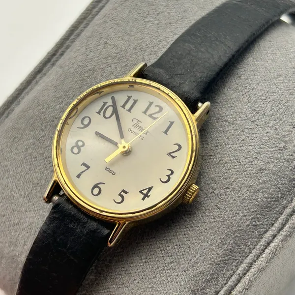 Vintage Timex Gold Tone Case Women’s Quartz Watch Working New Battery - Image 2