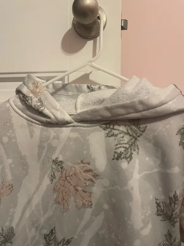 Shein Cropped Camo Hoodie - Image 2
