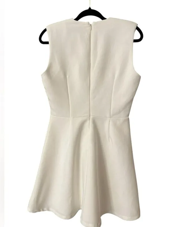 Gianni Bini white embroidered front dress - Image 2
