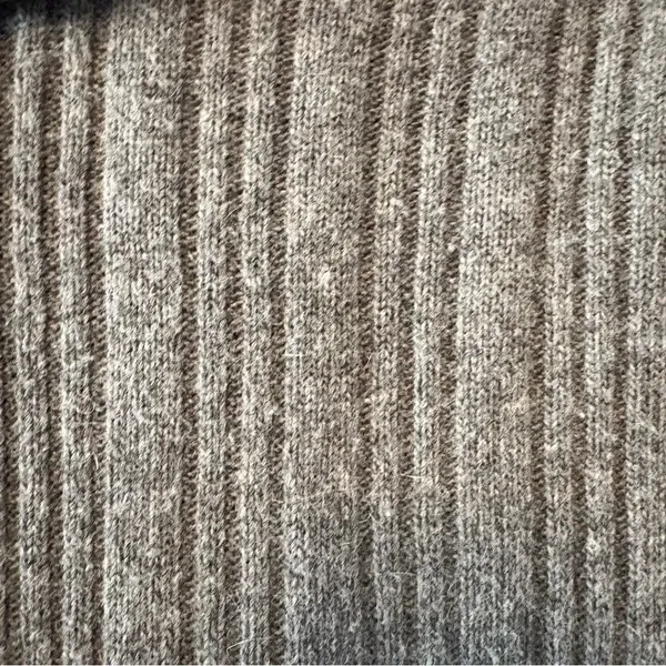 Hollister Y2K dark gray long sleeve hooded cable knit deep v-neck sweater small - Image 14