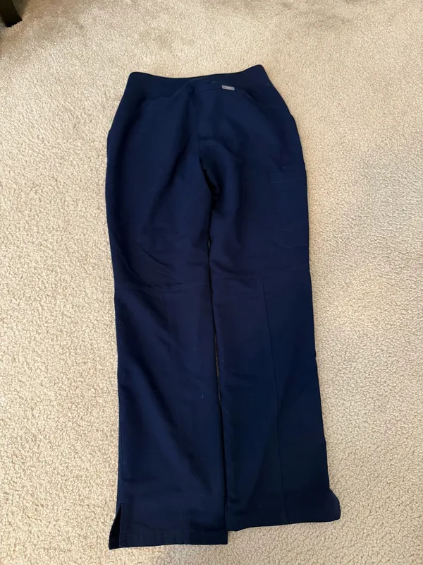 FIGS Scrub Pants Kade Cargo Women’s - Image 3