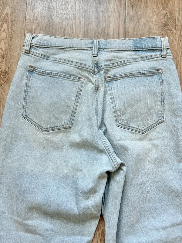 Abercrombie & Fitch The 90s Straight Ultra High Rise Split Hem Jeans Light Wash - Image 8