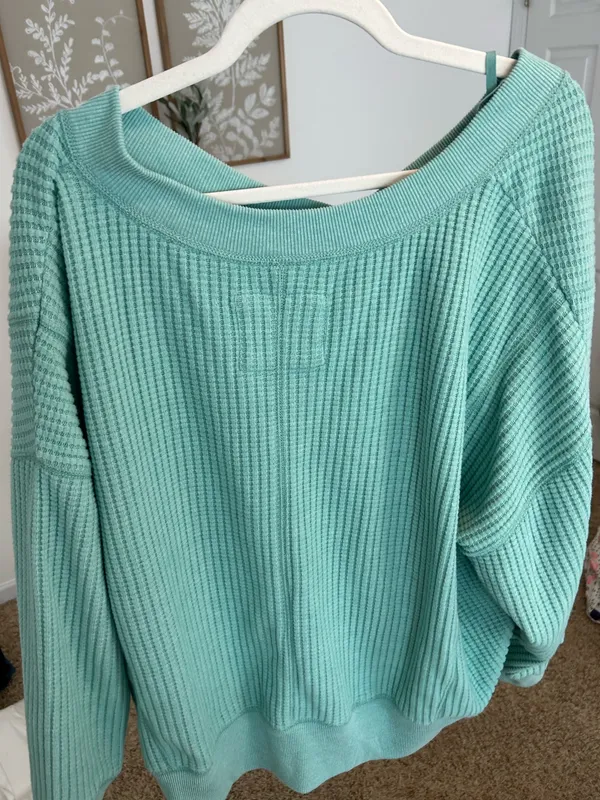 American eagle sweater - Image 2