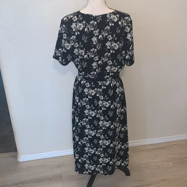 Downeast black grey floral criss cross v-neck maxi dress - Image 6