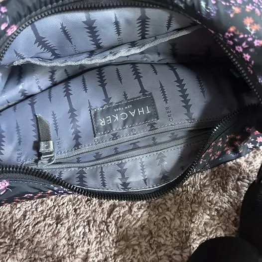 Thacker crossbody sling bag - Image 4
