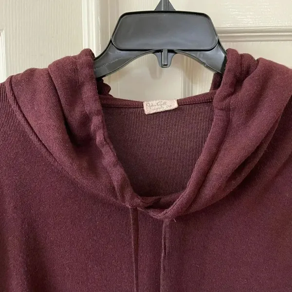 Brandy Melville burgundy sweatshirt - Image 4
