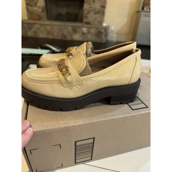 Sam Edelman Taylor Loafers Wheat Patent Size 5 Lug Sole - Image 3