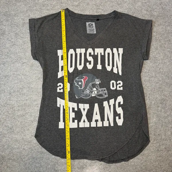 NFL TEAM APPAREL Women's V-Neck T-Shirt M Gray Heather Graphic - Image 6