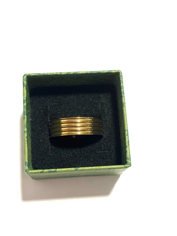 Gold band size 20 - Image 2