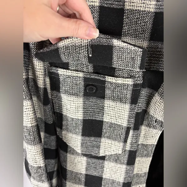 Forever 21 Plaid Shacket Black &‎ White Buffalo Lined Size Large EUC - Image 4