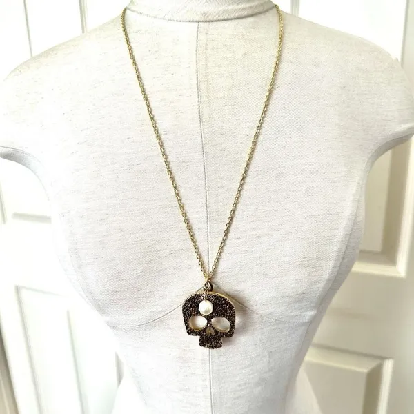 Gold tone skull faux pearl pendant necklace - Image 2