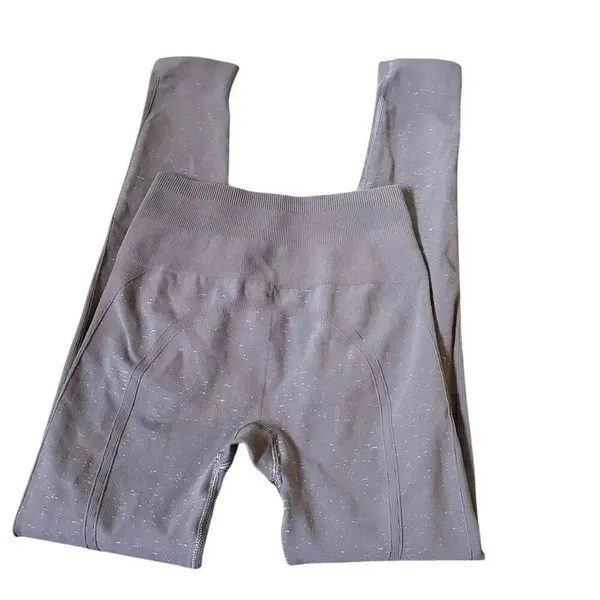 Lululemon grey leggings - Image 3