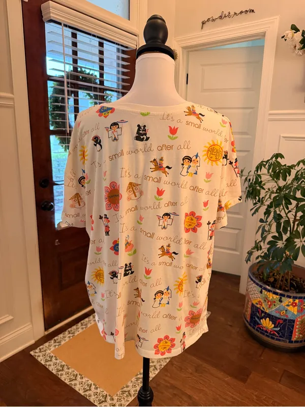 Disney NWOT White 'It's a Small World' Multicolor Graphic Tee - Image 3