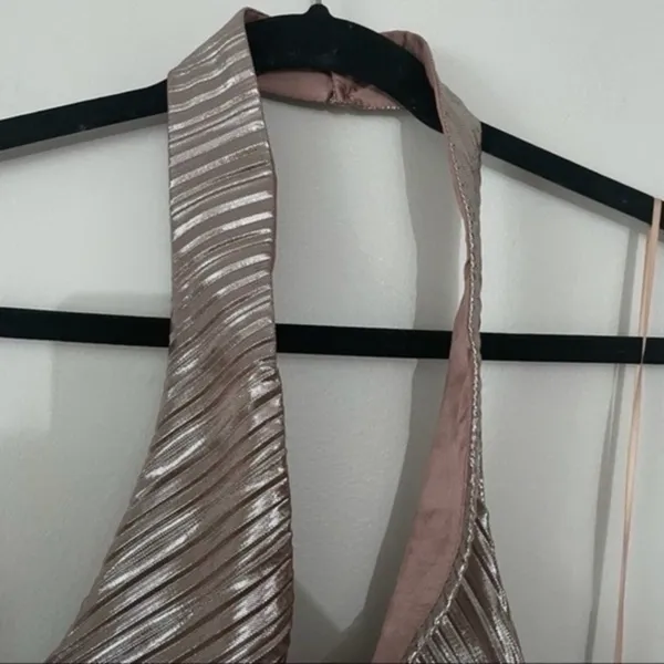 Anthropologie shimmer V Neck Tank Size Large - Image 7