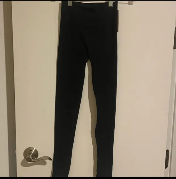 SKIMS NWT  SOFT SMOOTHING SEAMLESS LEGGING ECLIPSE XS - Image 4