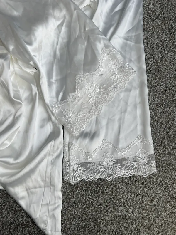 White Lace Robe - Image 3