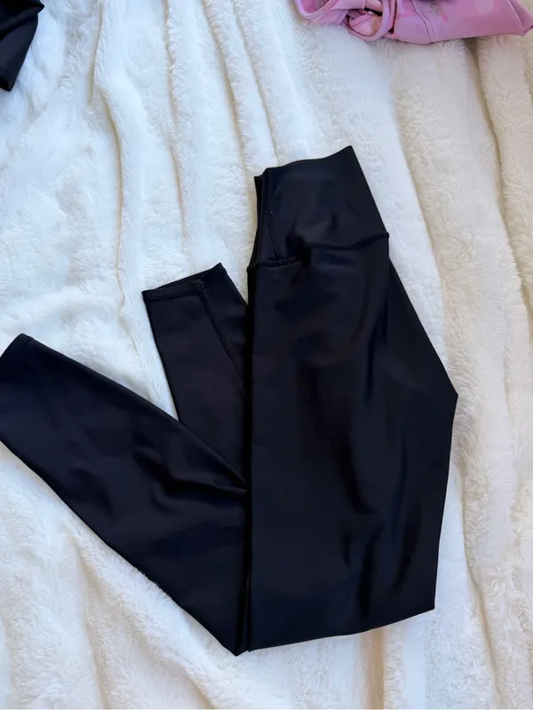 ALO Yoga Black High-Rise Performance Leggings - Image 3