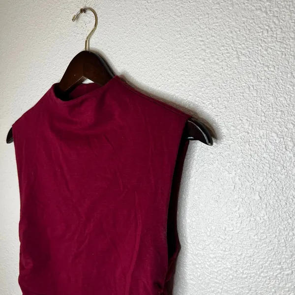 Abercrombie & Fitch deep red ruched mock neck sleeveless cropped top SMALL - Image 2