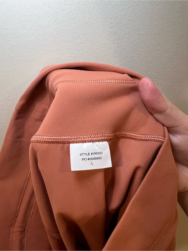 Vuori Daily Leggings in Cinnamon - Image 5