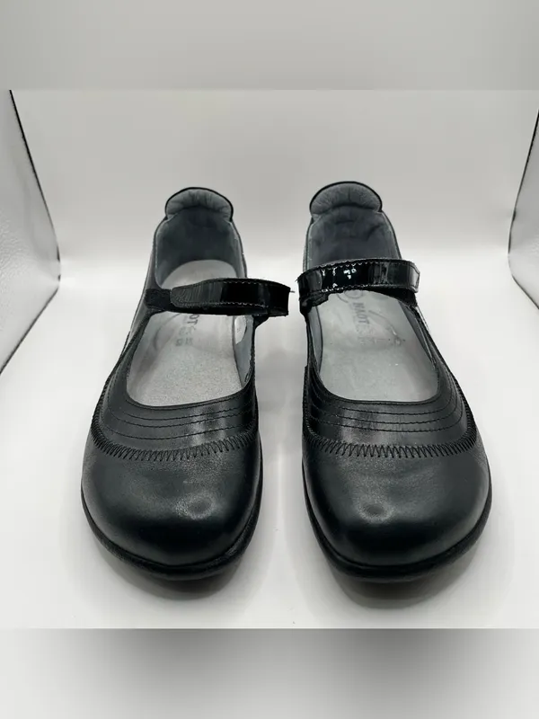 Naot Kirei Mary Jane flats size 39 US 8 black EUC - Image 2