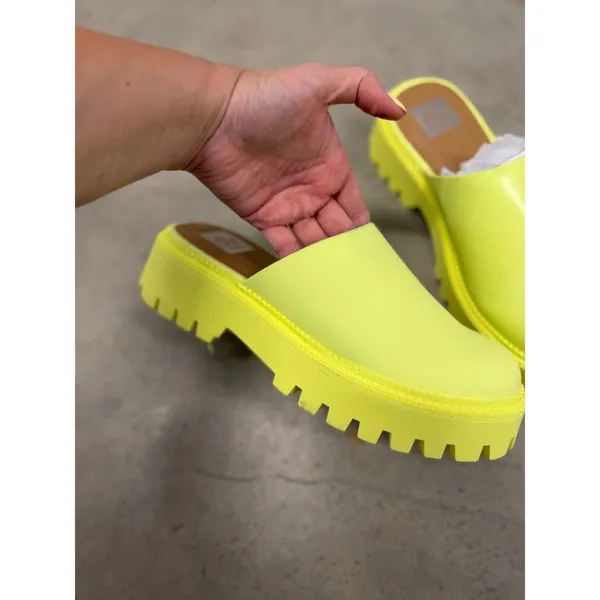DV Dolce Vita Lexy Neon Yellow Platform Lug Sole Mules Womens Size 9 - Image 2