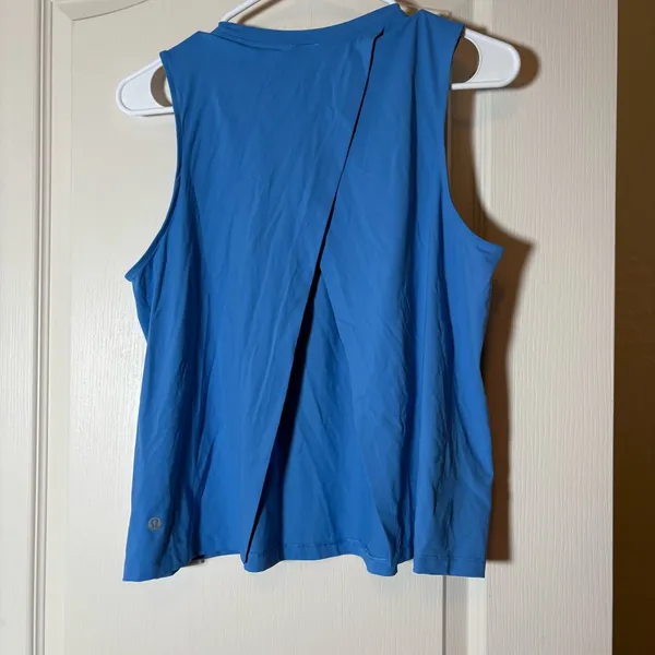 Lululemon Pace Crush Cross-Back Graphic Tank Top SZ S Sold Out Color Pool Blue - Image 2