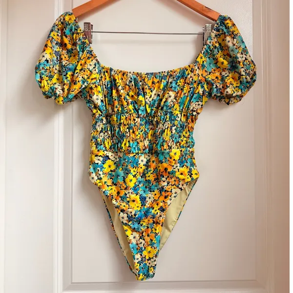 L*Space‎ Marilyn One Piece in Daisy Diamond Sz 6 Floral Vacation Beach - Image 4