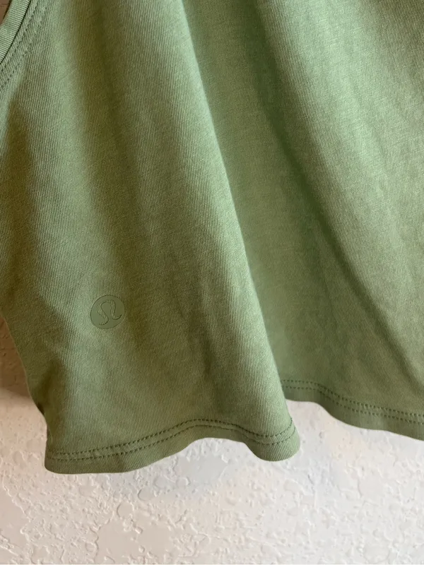 Lululemon Cut Back Crop Tank Vista Green Size Small - Image 5