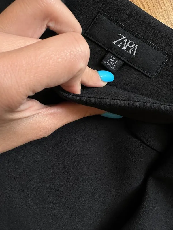 Zara Women's Tailored High-Waisted Mini Shorts in Black Gray small - Image 3