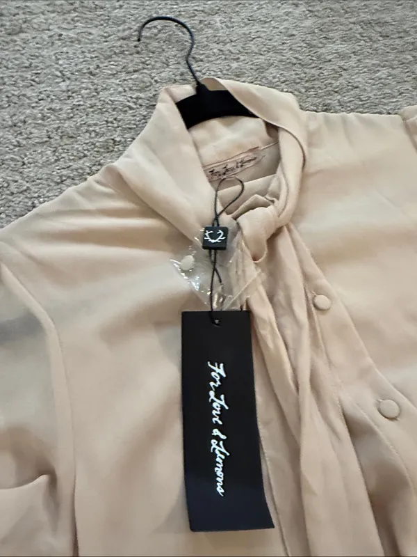 NWT For Love & Lemons Beige Chiffon Tie Neck Long Sleeve Button Down Blouse XS - Image 9