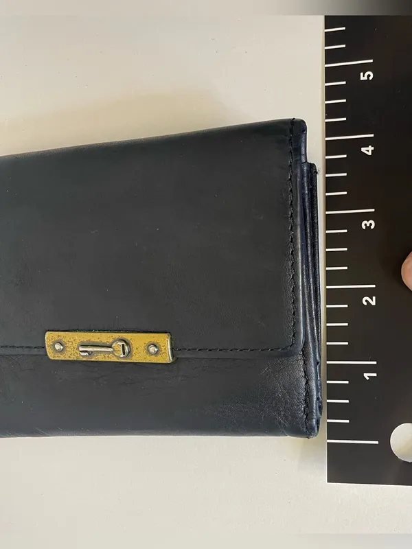 Fossil Women’s Vintage Black Leather Wallet with Gold Hardware‎ - Image 9