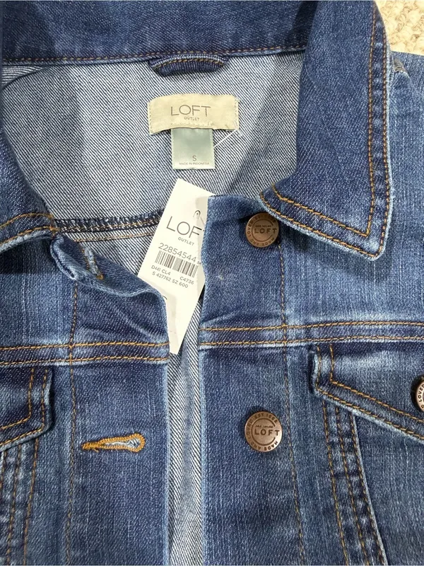 Loft Women's Cropped Button-Up Denim Vest Small - Image 4