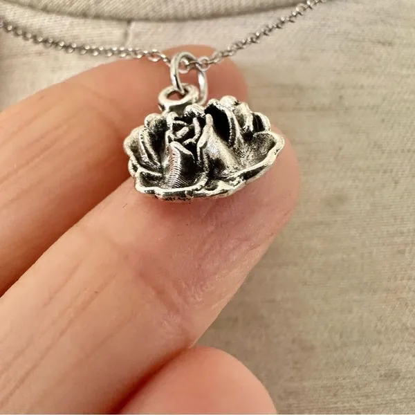 Silver tone rose pendant necklace - Image 3
