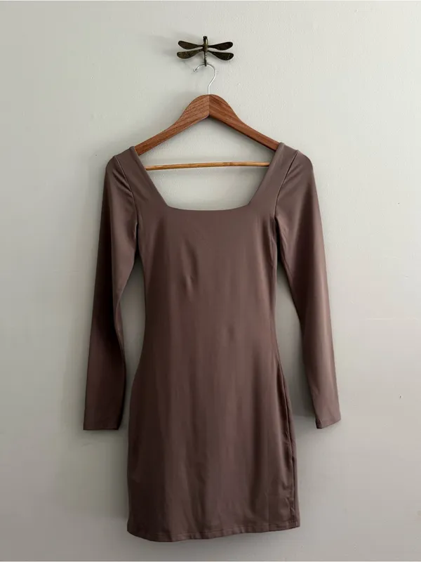 Aritzia Babaton Contour Squareneck Longsleeve Mini Dress in Mocha Small - Image 5