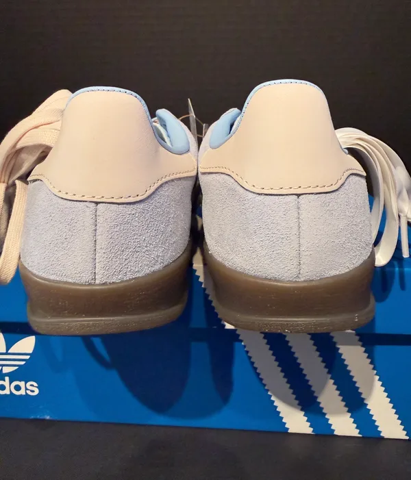 Women’s Adidas Gazelle Indoor size 8W - Image 3