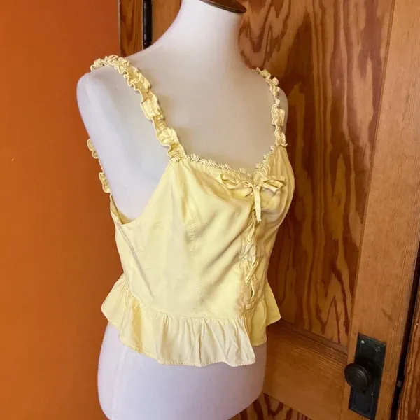 Urban outfitters yellow feminine tank top - Image 8