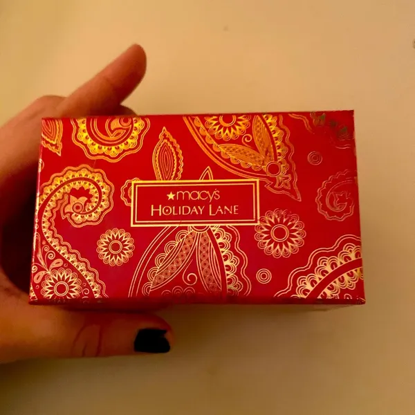 Macy's Gold holiday watch - Image 2