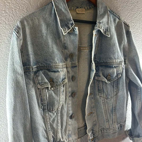 Brandy Melville John Galt Cropped Denim Jacket - Image 5