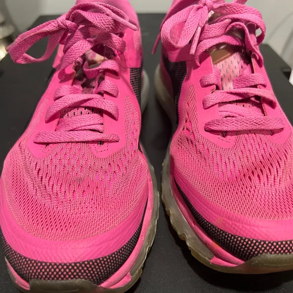 Nike Pink Performance Athletic Shoes with Breathable Mesh - Image 4