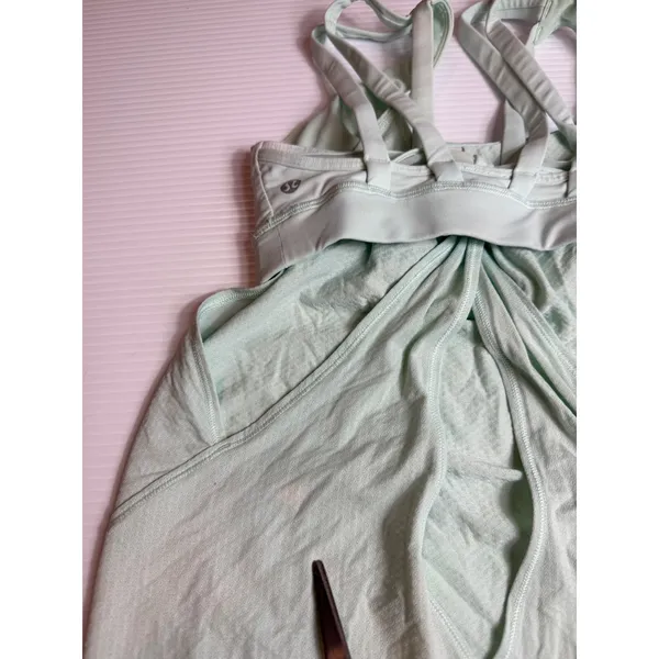 Lululemon‎ Light Green Workout Dress Athletic Tank Top Activewear stained size 4 - Image 9
