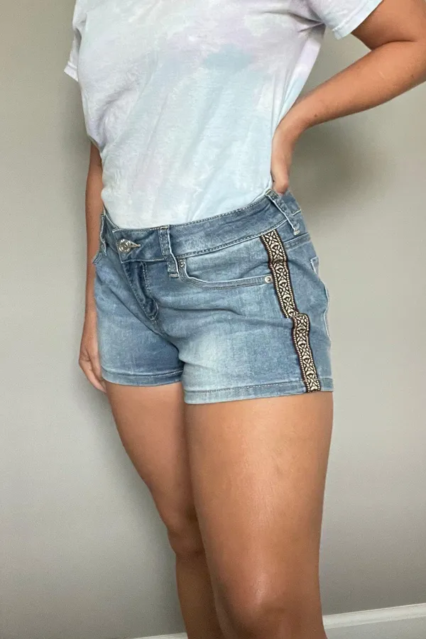 Denim Jean Embroidered Shorts - Image 3