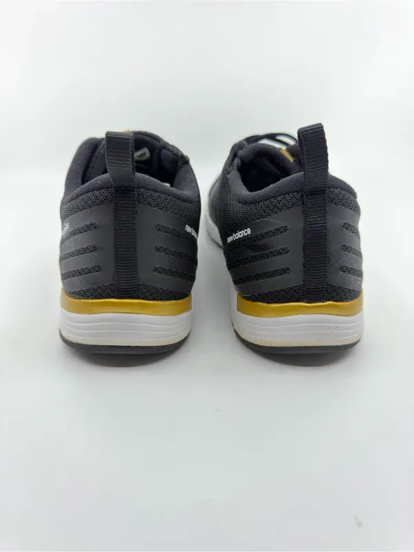 New Balance 811 trainers Color black mesh upper with gold metallic SZ 9 - Image 3