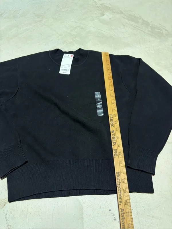 Uniqlo NWT smooth cotton blend long sleeve Black Crewneck Sweater SMALL MSRP$50 - Image 5