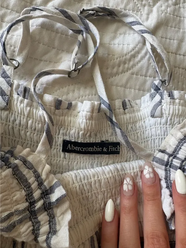 Abercrombie Plaid Crop Top - Image 4