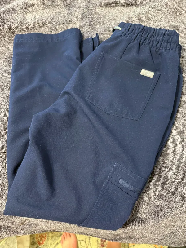 Dowa FIGS High-Waisted Scrub Pants - Image 3