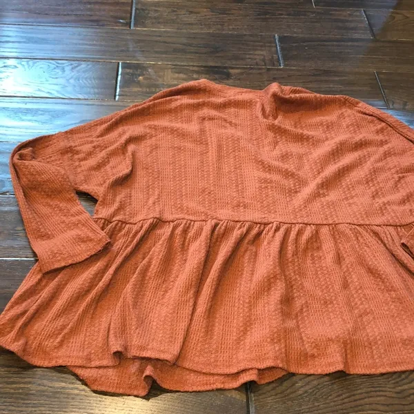 PEACH LOVE CALIFORNIA rust color waffle knit size large top - Image 6