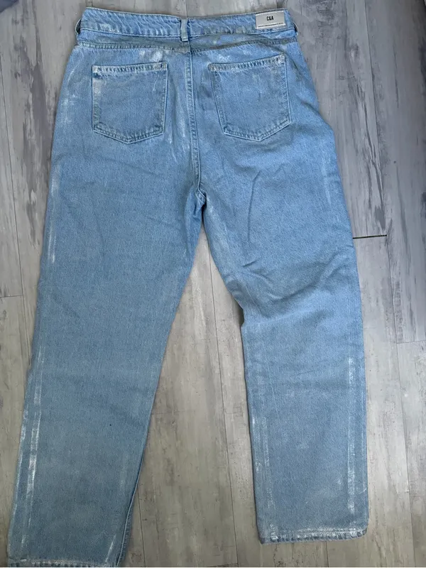Straight-Leg Washed Light Blue Women’s Jeans - Image 6