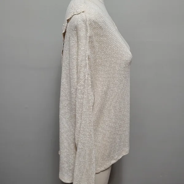 Buckle Coco and Jaimeson cream tulip back knit top size large - Image 5