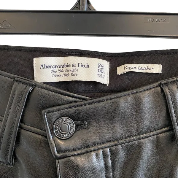 Abercrombie & Fitch 90s Straight Ultra High Rise Leather Pants Curve Love - Image 7