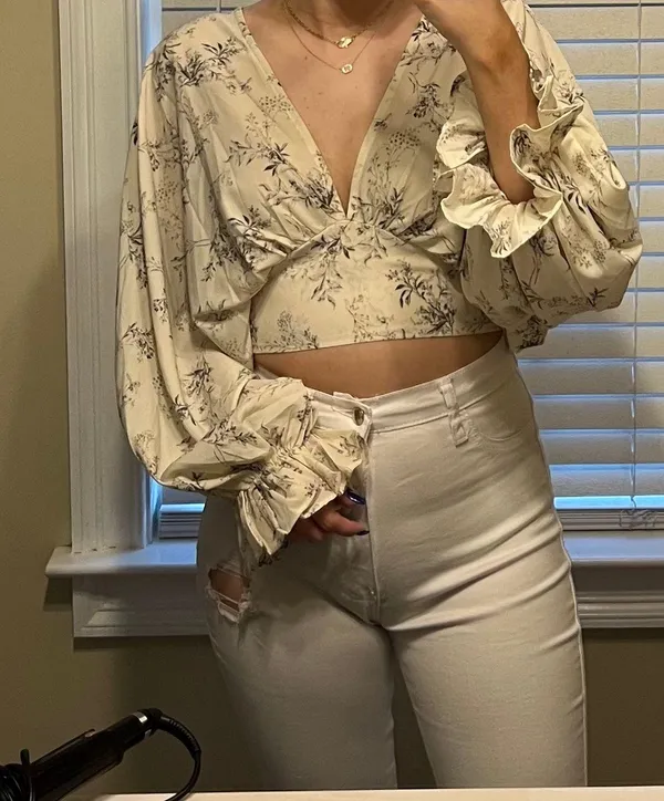 These Three Boutique Balloon Sleeve Tie back Top - Image 4